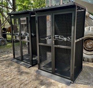 Klatka box na butle gazu technicznego 8 butli czarna szafa na butle