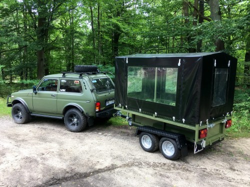 Przyczepka towarowa myśliwska, bagażowa do samochodu 4x4.JPG